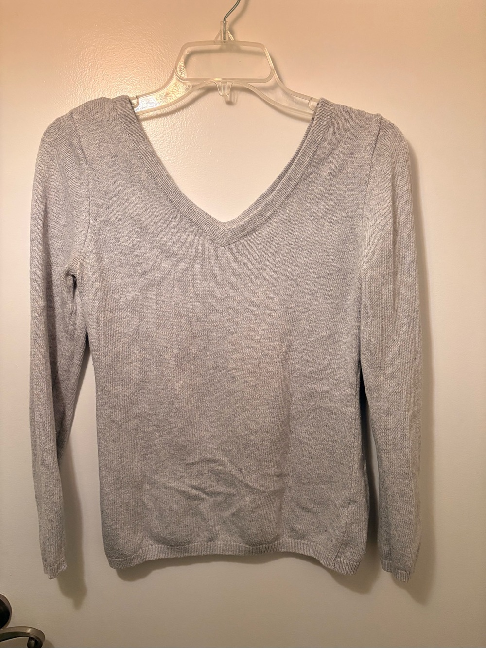 Old Navy Light Gray Crewneck Knit Sweater